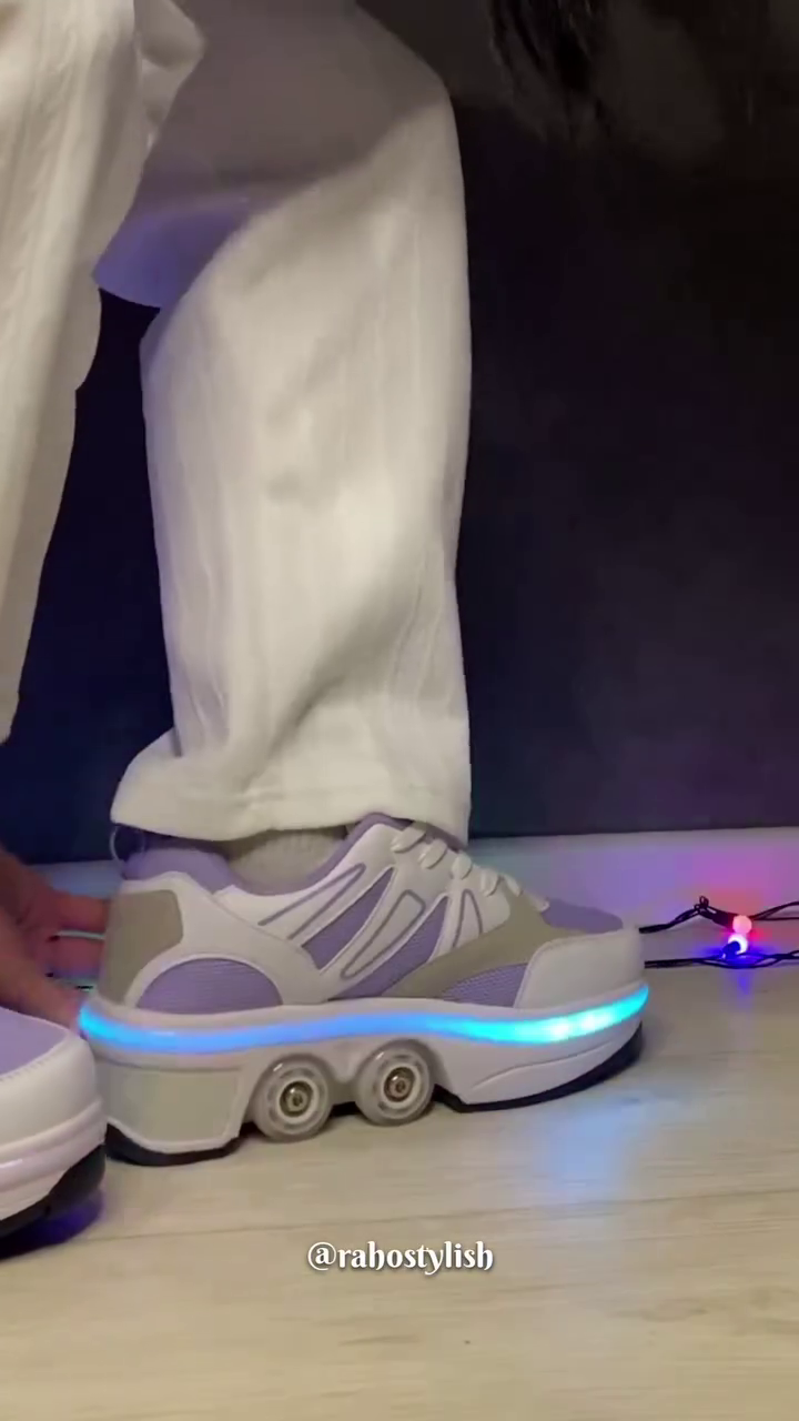 ✨ TurboGlow LED Roller Sneakers – 3-in-1 Futuristic Sports Edition ✨ Where fashion meets technology, and every step becomes an experience! 🔥👟✨