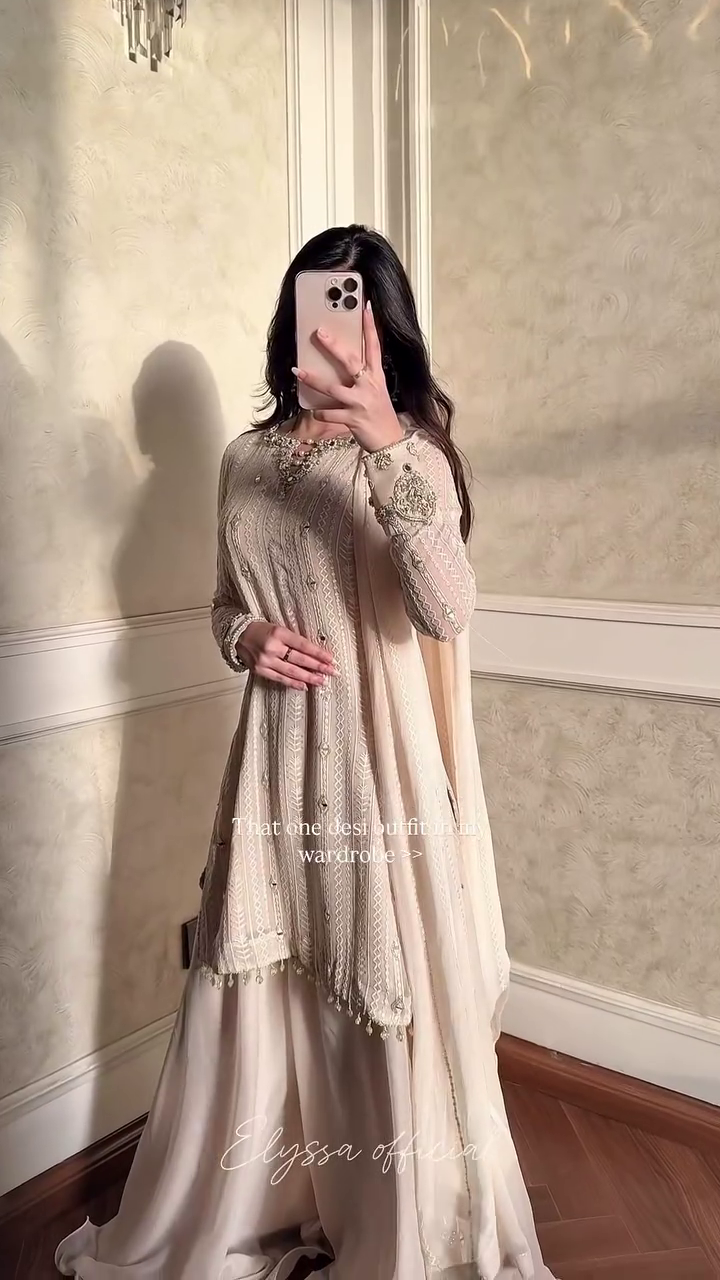 ✨🤍 “Ethereal Ivory Luxury Embroidered Ensemble – A Masterpiece of Grace & Glamour” 🤍✨