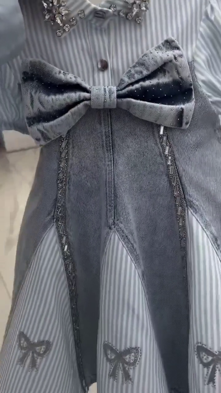 🌟🎀 “Sparkle Denim Bow Princess Dress – Elegant & Trendy Kidswear”