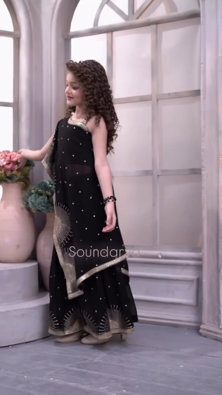 ✨🌙 “Little Diva Black Indo-Western Sharara Set – Royal Festive Elegance for Kids”