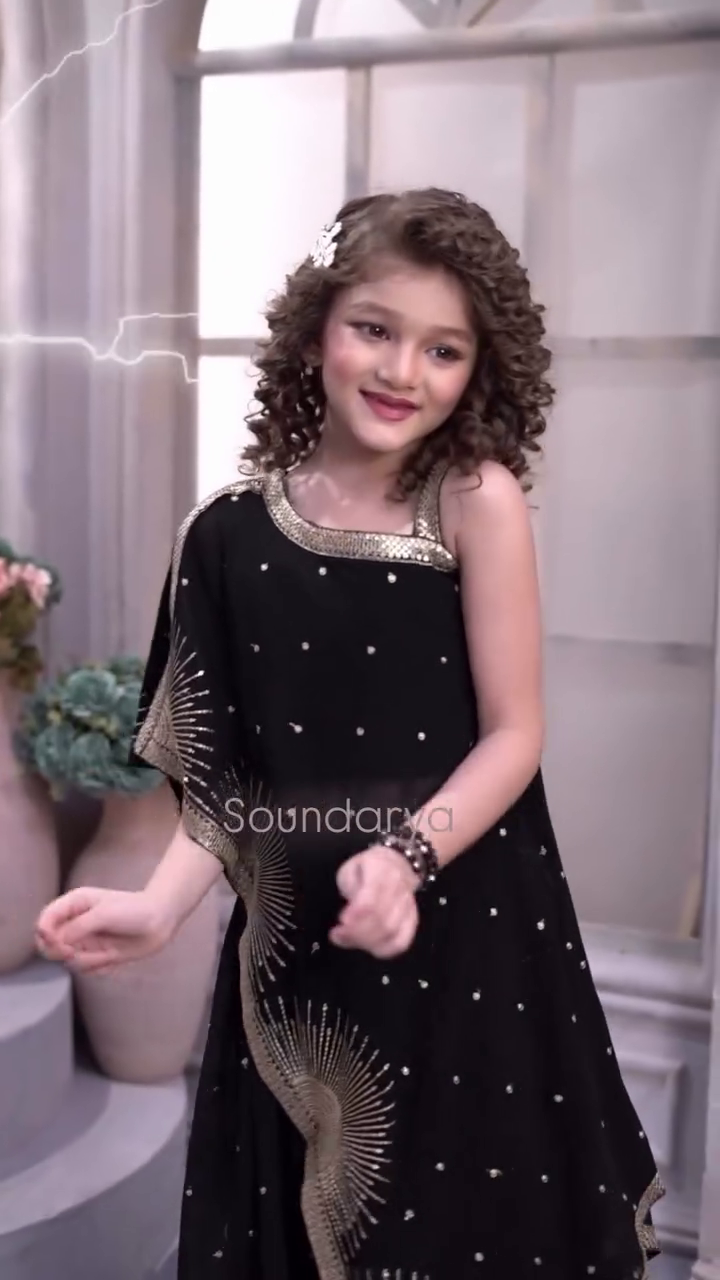 ✨🌙 “Little Diva Black Indo-Western Sharara Set – Royal Festive Elegance for Kids”
