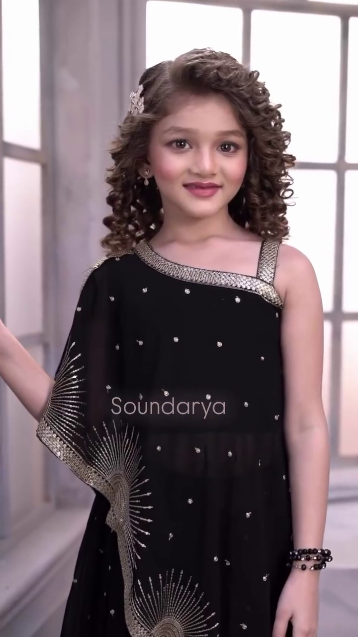 ✨🌙 “Little Diva Black Indo-Western Sharara Set – Royal Festive Elegance for Kids”
