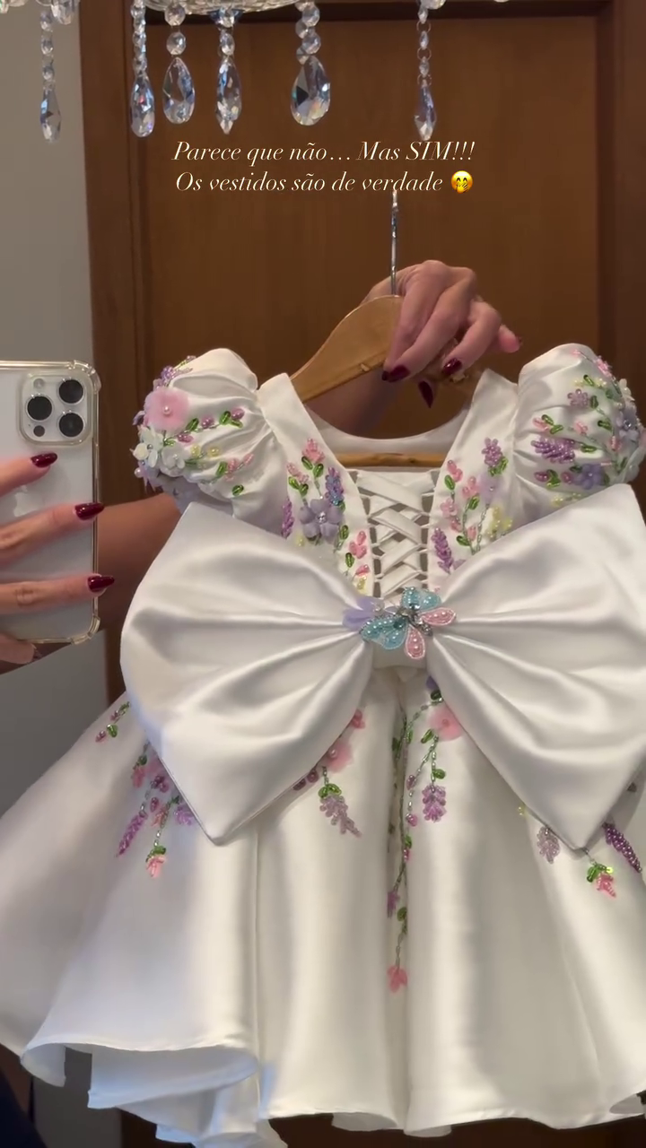 🌸✨ “Luxury Blossom Princess Embroidered Dress – Handcrafted 3D Floral Baby Couture” ✨🌸