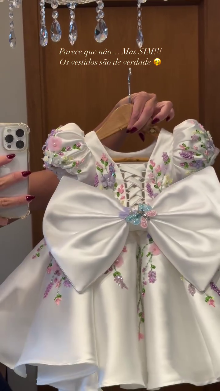 🌸✨ “Luxury Blossom Princess Embroidered Dress – Handcrafted 3D Floral Baby Couture” ✨🌸