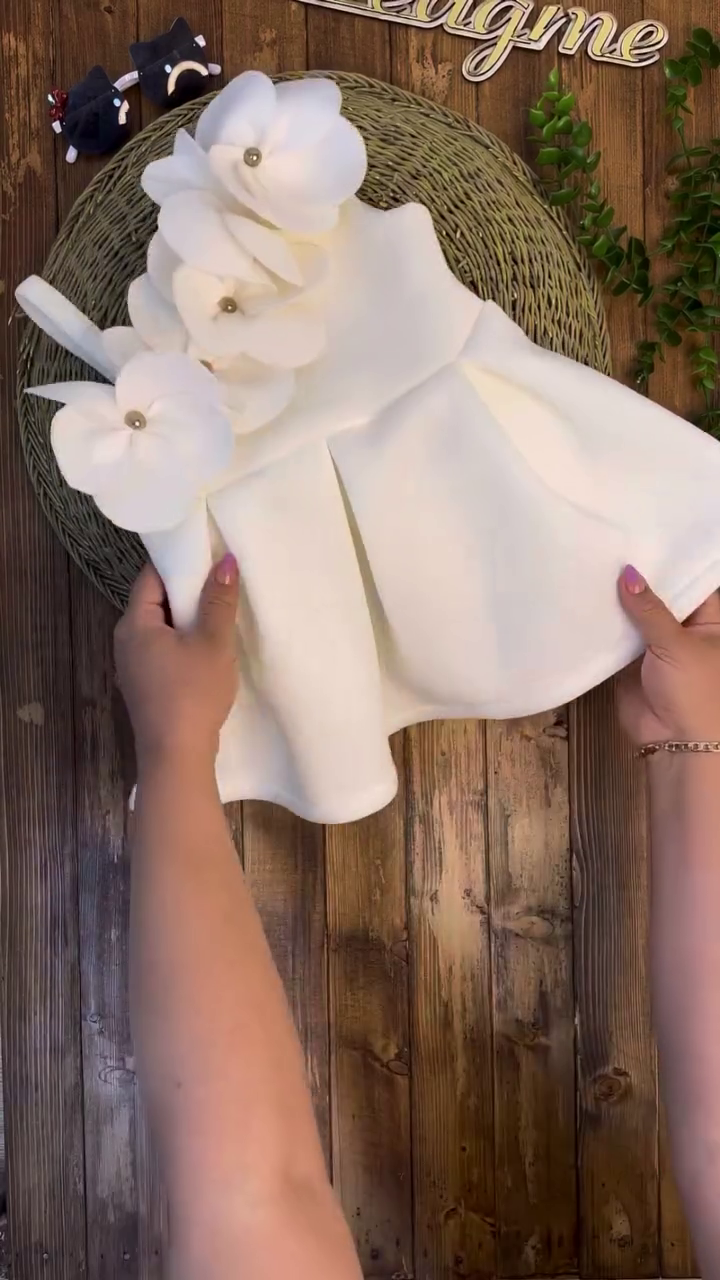 🌺✨ “3D Blossom Couture Top – Luxury Floral Statement Wear for Girls & Women” ✨🌺