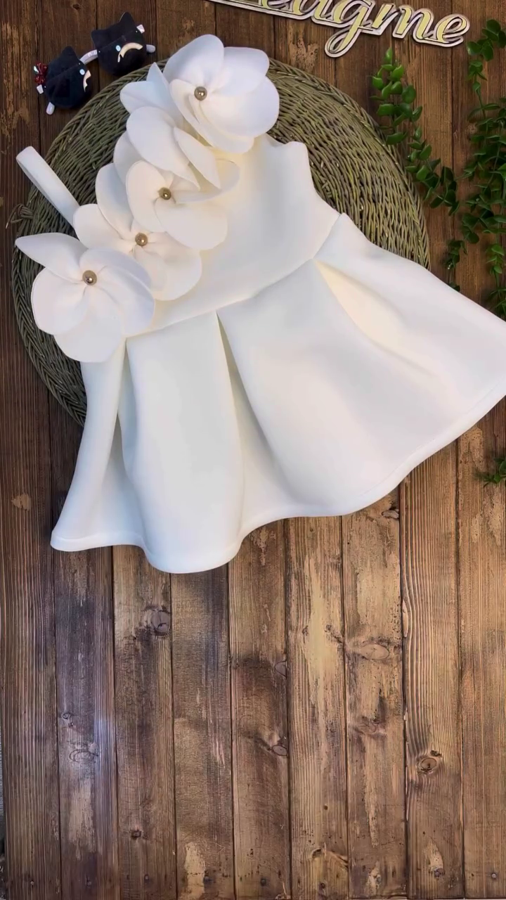 🌺✨ “3D Blossom Couture Top – Luxury Floral Statement Wear for Girls & Women” ✨🌺