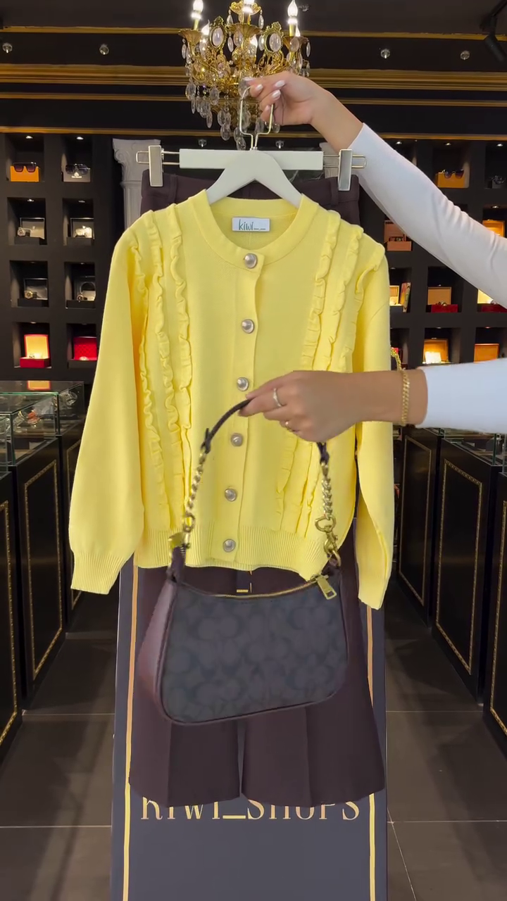 🌼✨ “Sunshine Ruffle Knit Cardigan Set – Elegant, Cozy & Classy Premium Wear (XXS–XXL)” ✨🌼