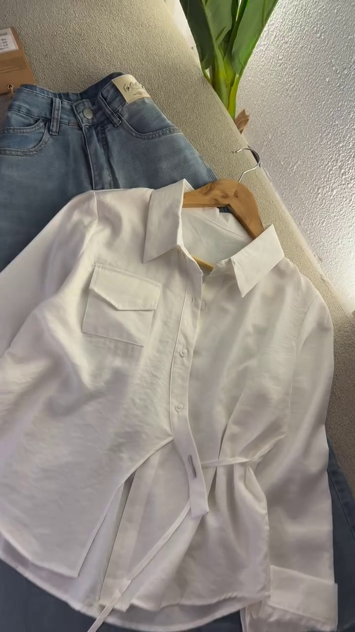 🤍✨ “Chic Wrap-Tie White Shirt & Denim Set – Minimal, Classy & Ultra-Stylish (XXS–XXL)” ✨🤍