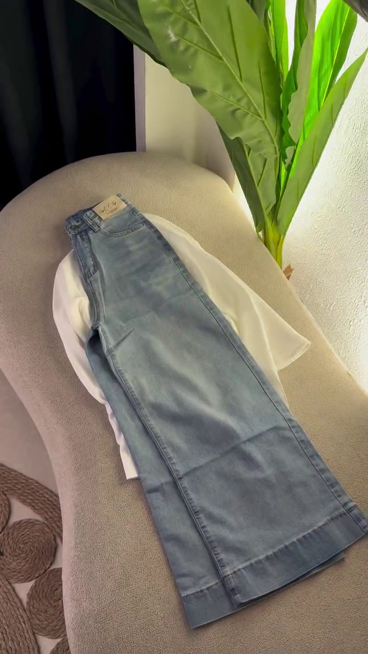 🤍✨ “Chic Wrap-Tie White Shirt & Denim Set – Minimal, Classy & Ultra-Stylish (XXS–XXL)” ✨🤍