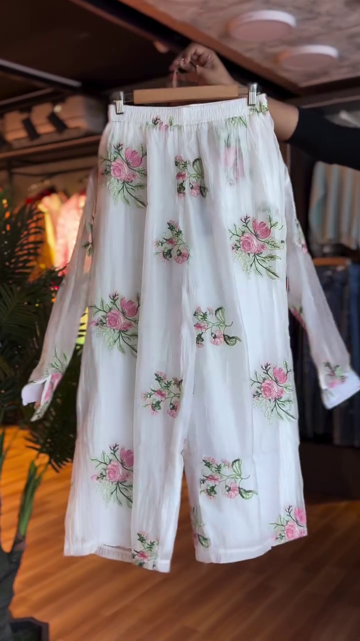 🌸✨ “Blooming Elegance Floral Mesh 3-Piece Summer Set – Light, Fresh & Fashion-Forward (XXS–XXL)” ✨🌸