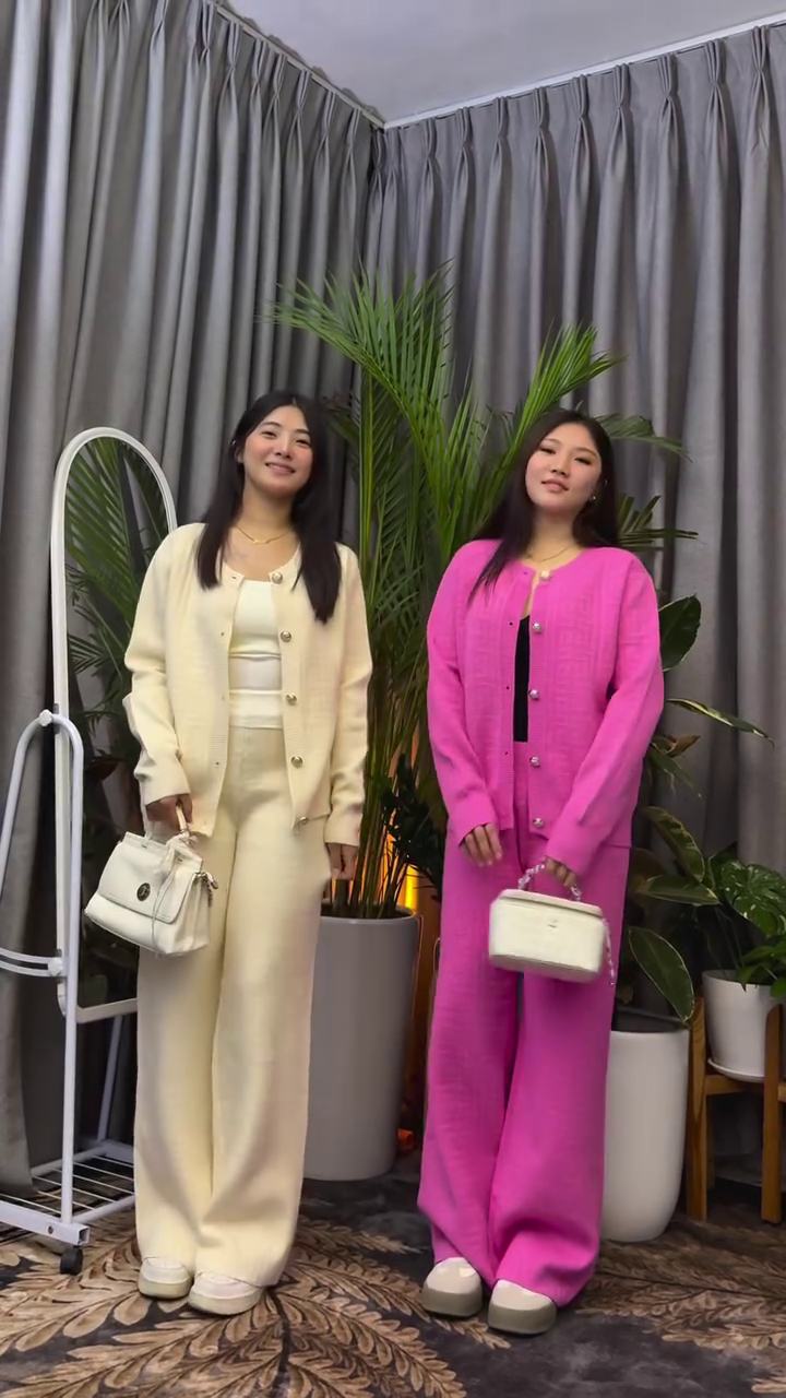 ✨🌼 “ChicSoft Premium Knitwear 3-Piece Co-Ord Set – Elegant, Cozy & Classy (XXS–XXL) 🌼✨