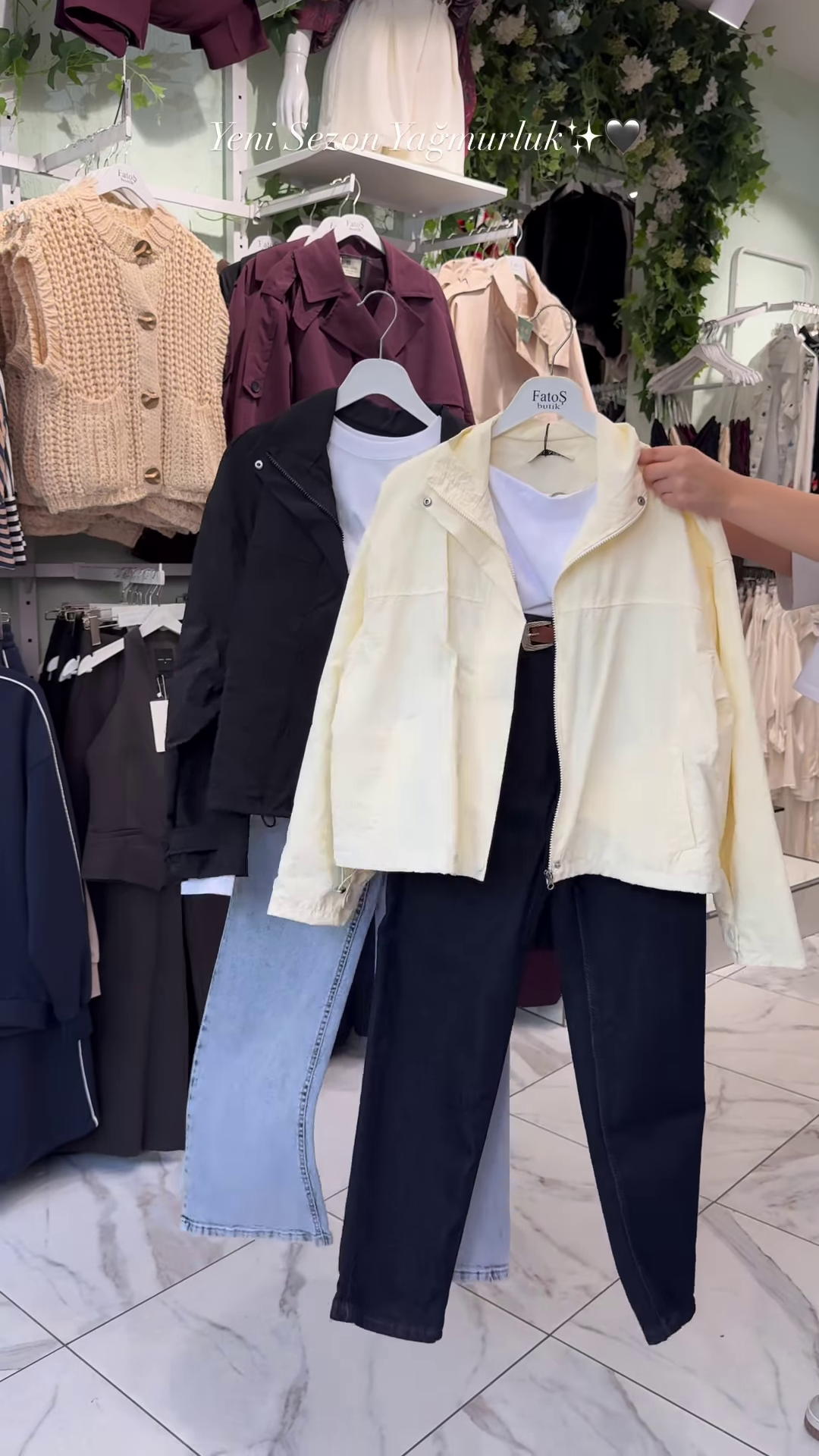 New Season Cropped Rain Jacket – Lightweight Chic Outerwear ☔🤍