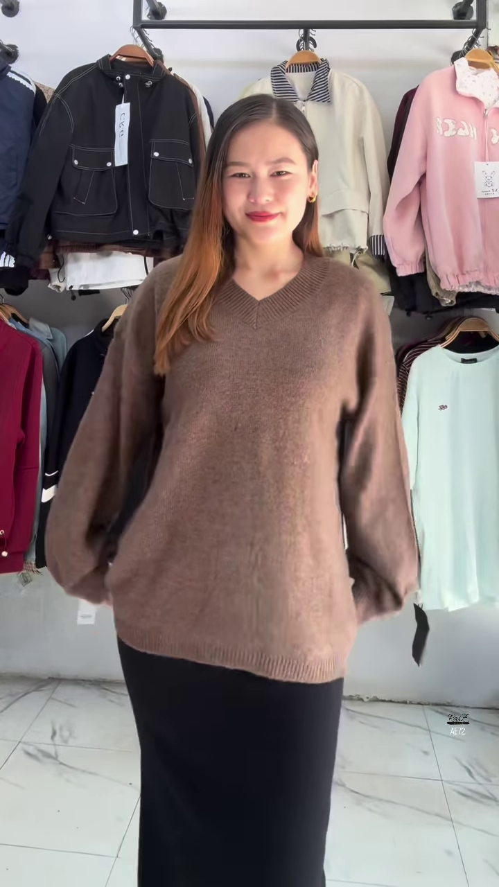 Classic Cozy V-Neck Knit Sweater – Everyday Comfort with Timeless Style 🤎✨