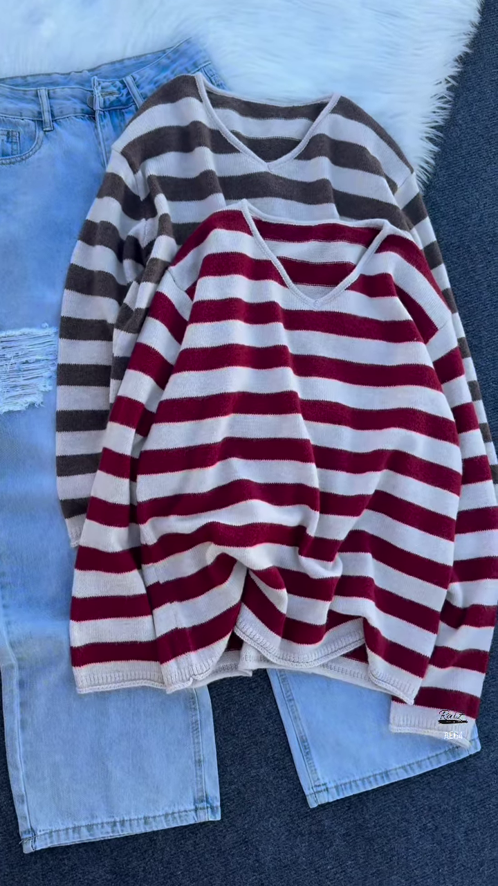 Chic Striped V-Neck Knit Top – Soft Everyday Essential in Trendy Shades 🤍🖤🍷