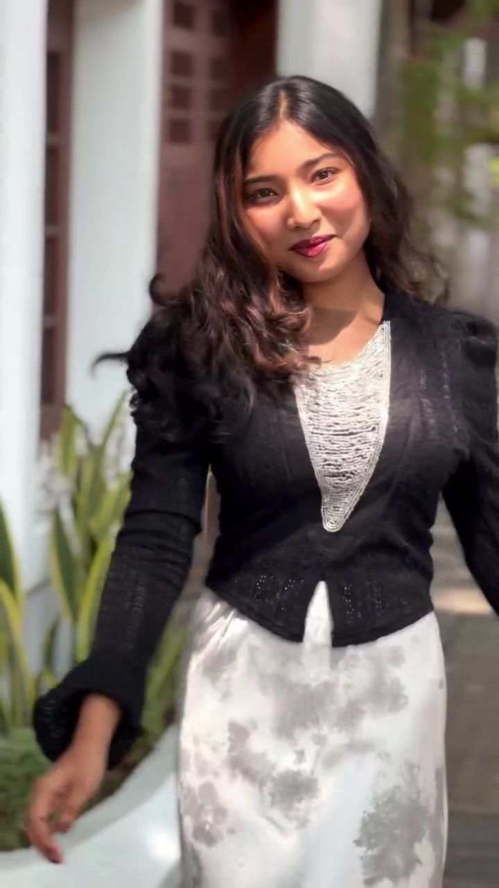 ✨ Midnight Elegance Embellished Jacket Set – Timeless Glam with a Modern Edge ✨