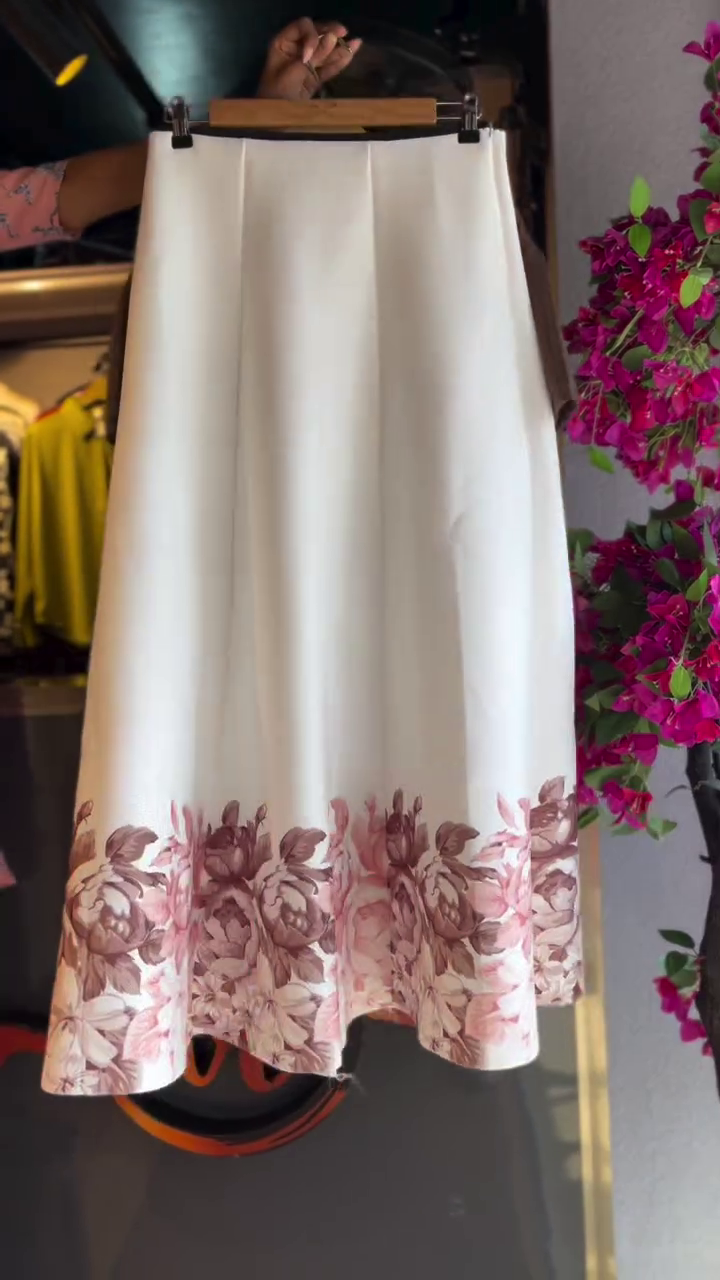 🌺 Mocha Blossom Layered Midi Dress – Effortless Elegance Collection 🌺