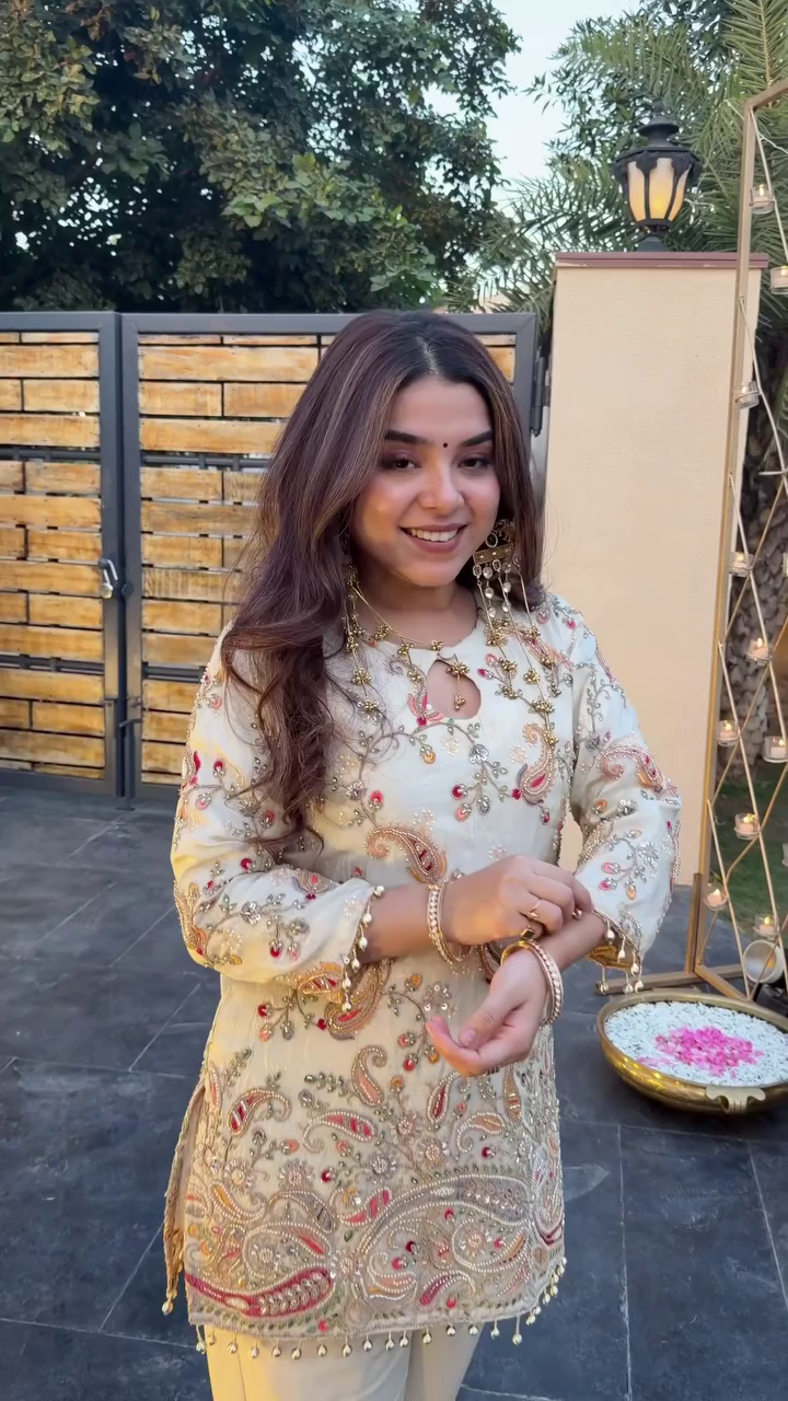 ✨ Noor-E-Zehen Embroidered Festive Kurta Set – Timeless Elegance in Every Thread ✨