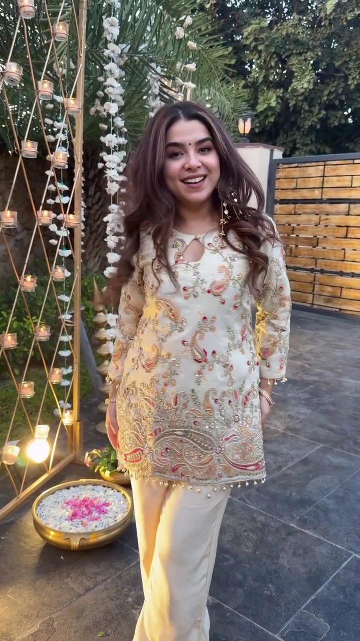 ✨ Noor-E-Zehen Embroidered Festive Kurta Set – Timeless Elegance in Every Thread ✨