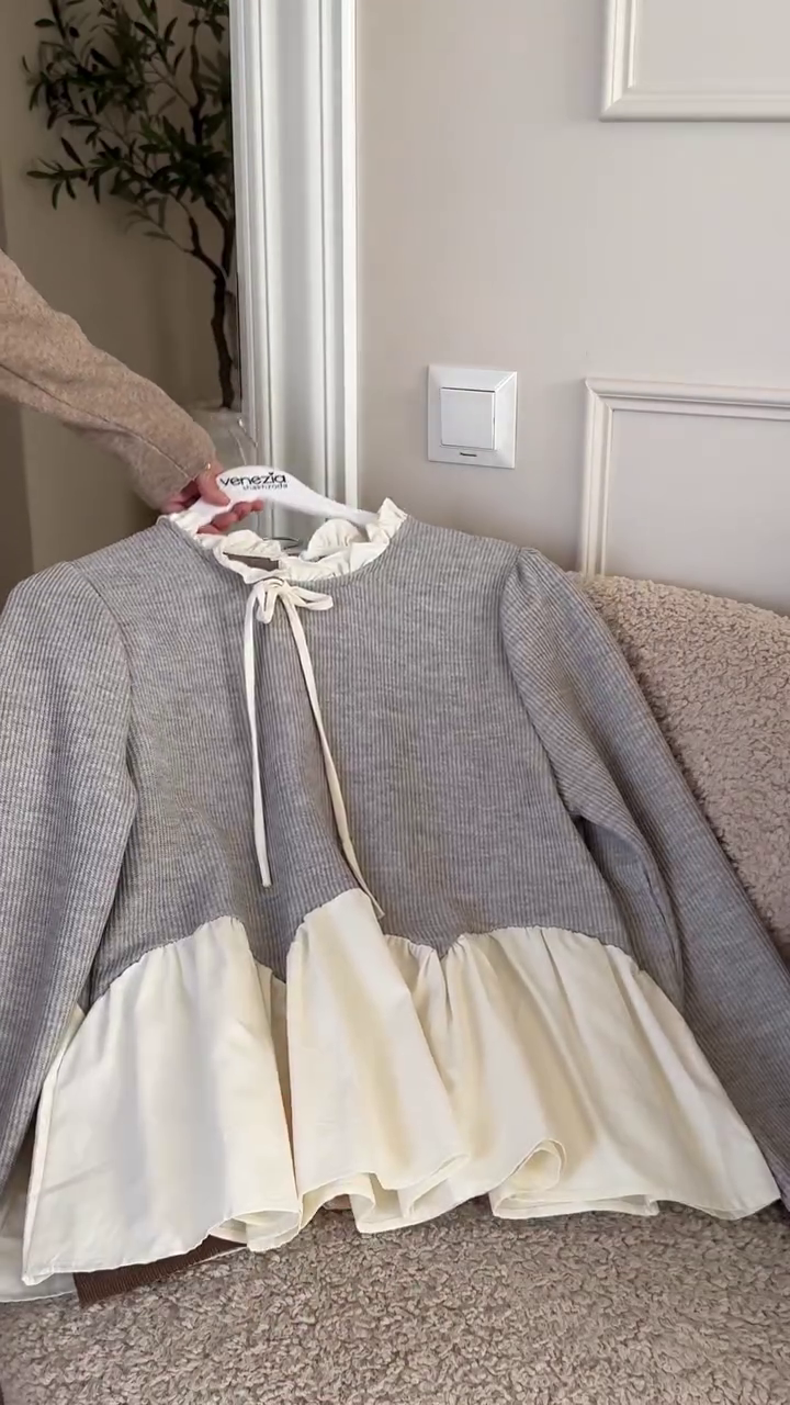 🤎 Mocha Ruffle Hem Knit Blouse – Soft Contrast Peplum Top | XXS–XXL ✨