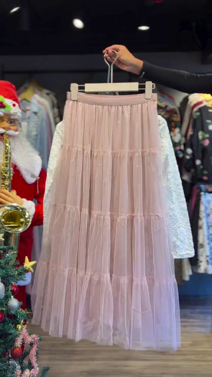 🤎 Blossom Elegance Floral Dress – Lace Top & Flowing Floral Skirt ✨🌸👗