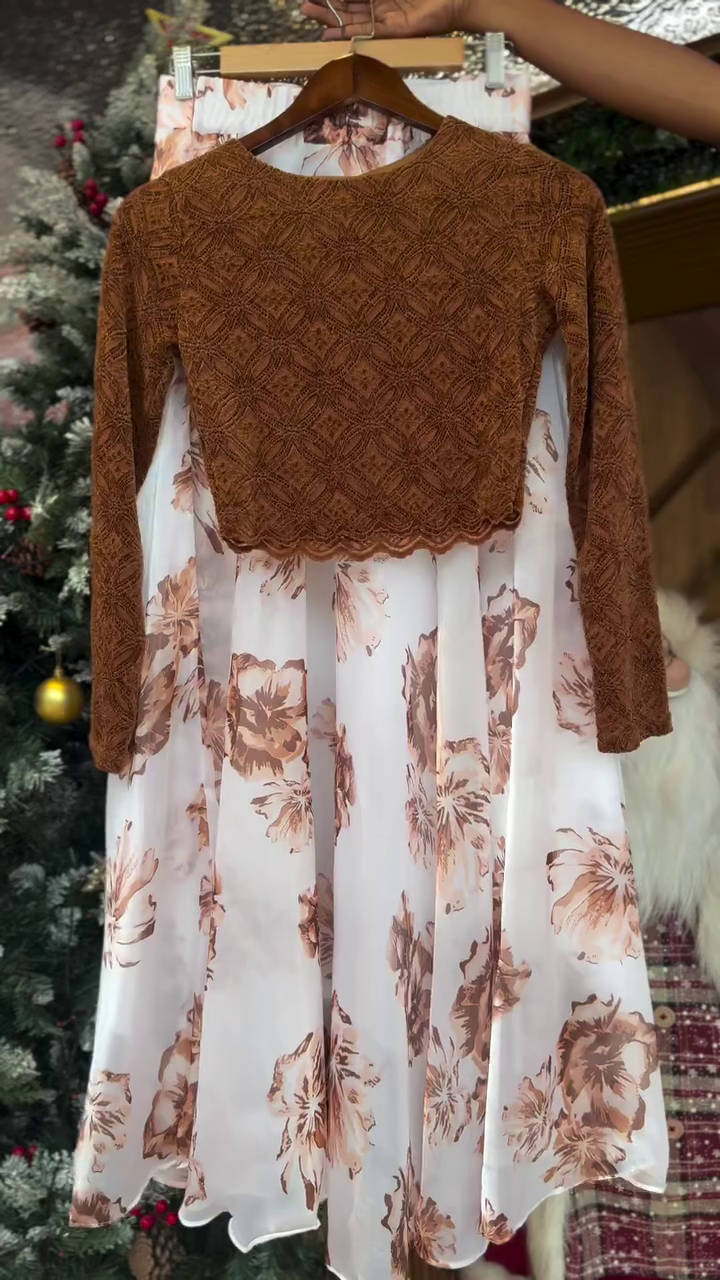 🤎 Blossom Elegance Floral Dress – Lace Top & Flowing Floral Skirt ✨🌸👗