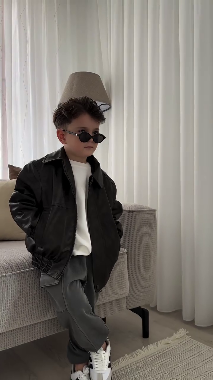 🧶 Little Style Icon Cable Knit Sweater – Cozy Kids Winter Collection