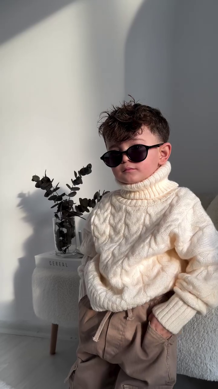 🧶 Little Style Icon Cable Knit Sweater – Cozy Kids Winter Collection