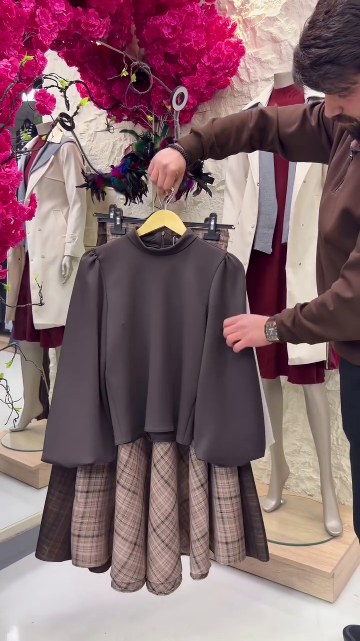 🤎 Elegant Cocoa Bell-Sleeve Top & Plaid Skirt Set – Chic Winter Classic 🤎