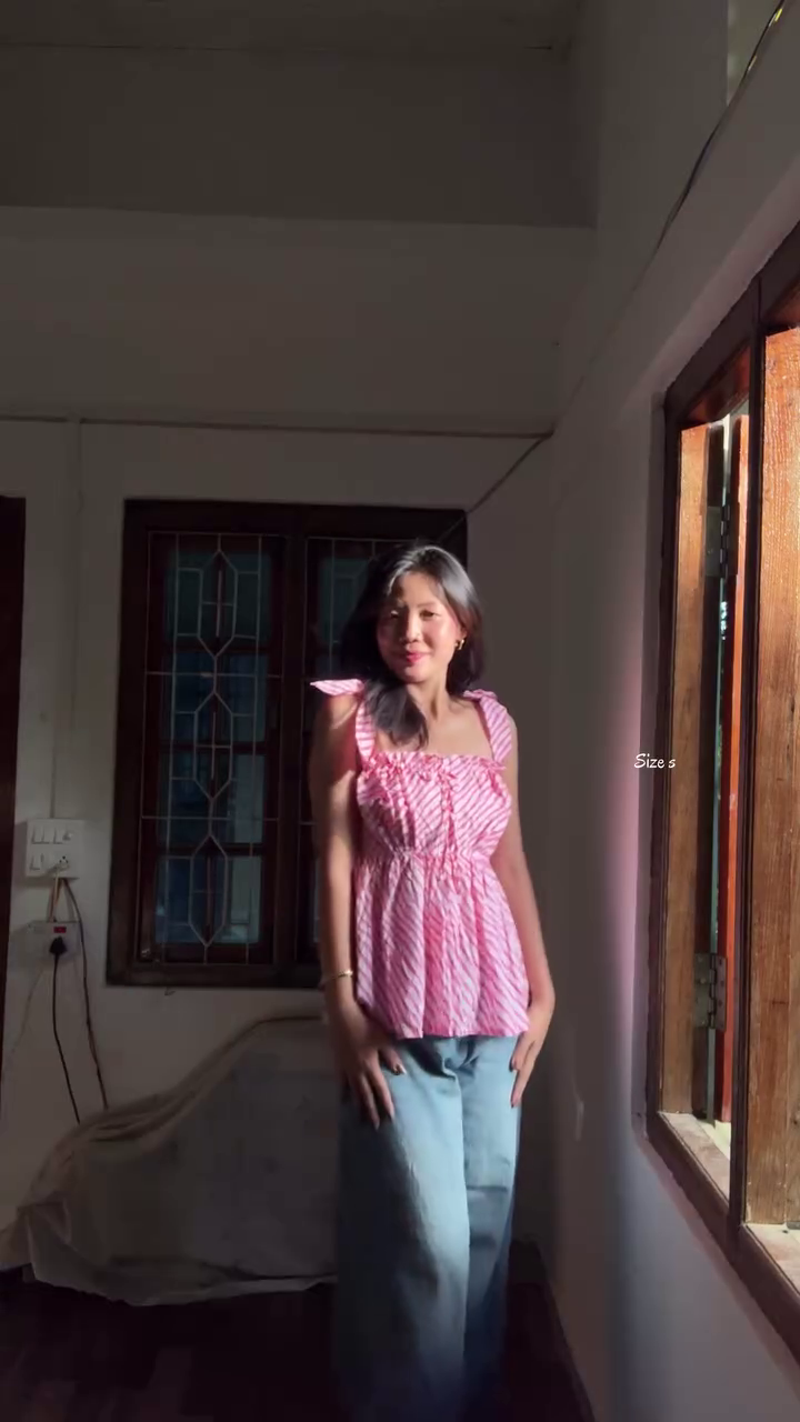 🌼 Sunshine Bloom Smocked Top – Cute Summer Chic Essential 🌼