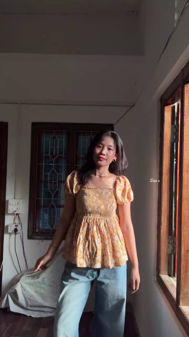 🌼 Sunshine Bloom Smocked Top – Cute Summer Chic Essential 🌼