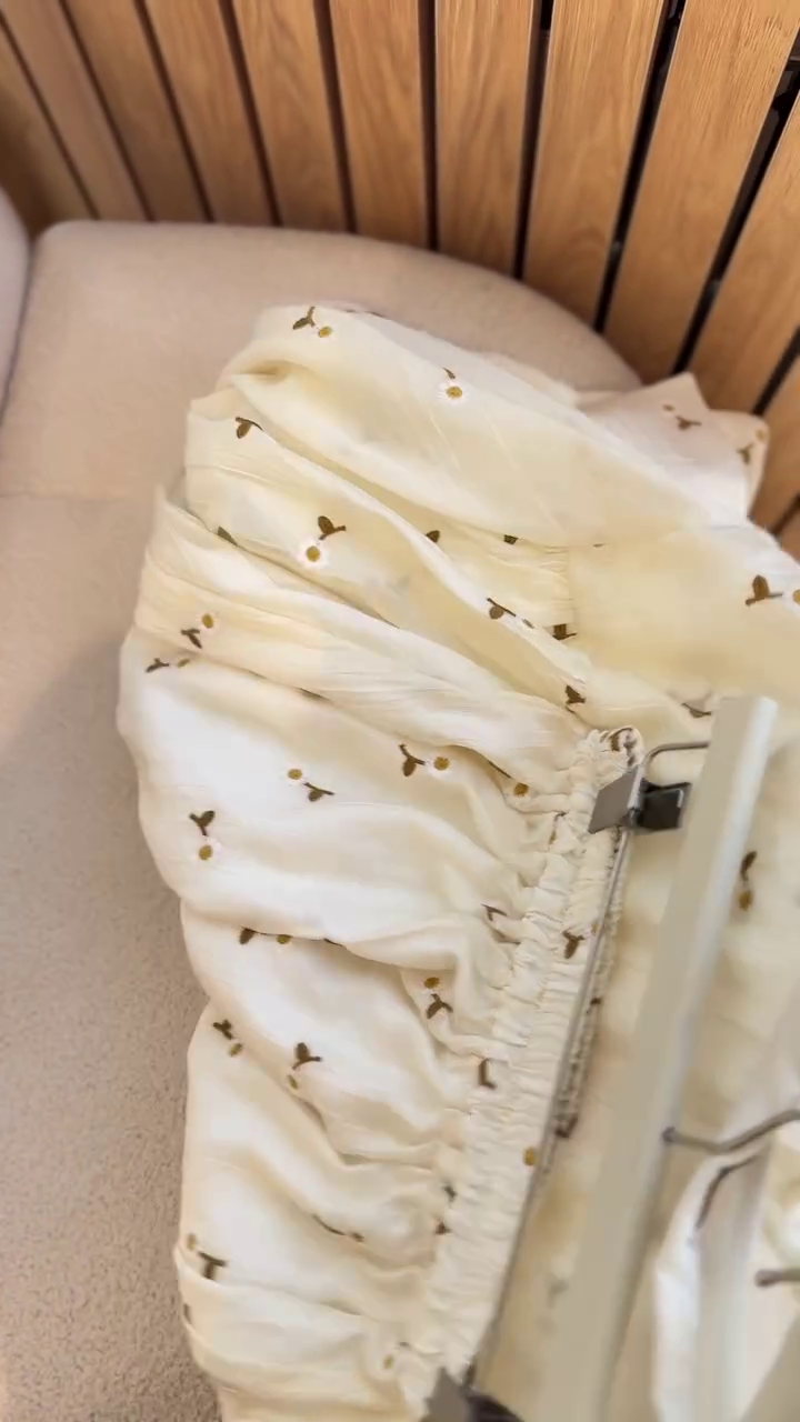 🤍 Daisy Pearl Dream Dress – Soft Elegance in Every Detail 🤍🌼✨