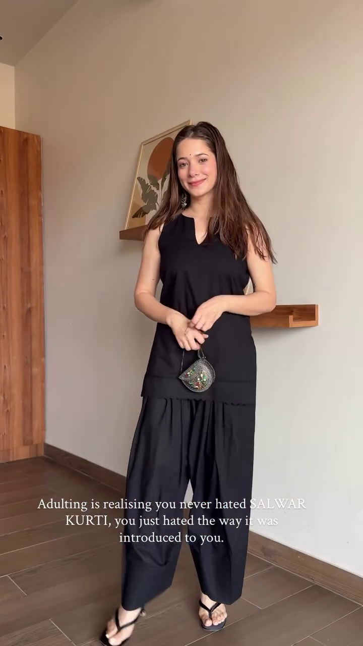 🖤 Midnight Minimal Salwar Co-Ord Set – Modern Chic Kurti & Pants Ensemble ✨
