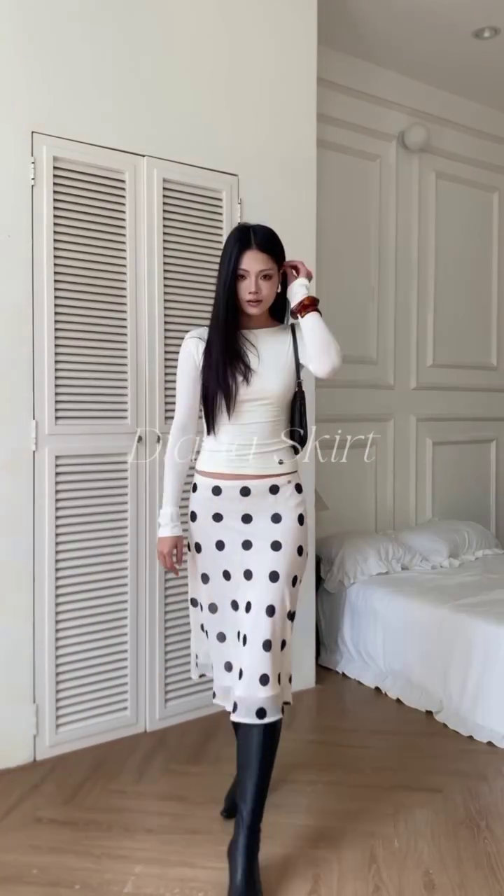 🤍 Elegant Polka Dot Midi Skirt Set – Timeless Chic Outfit ✨🖤