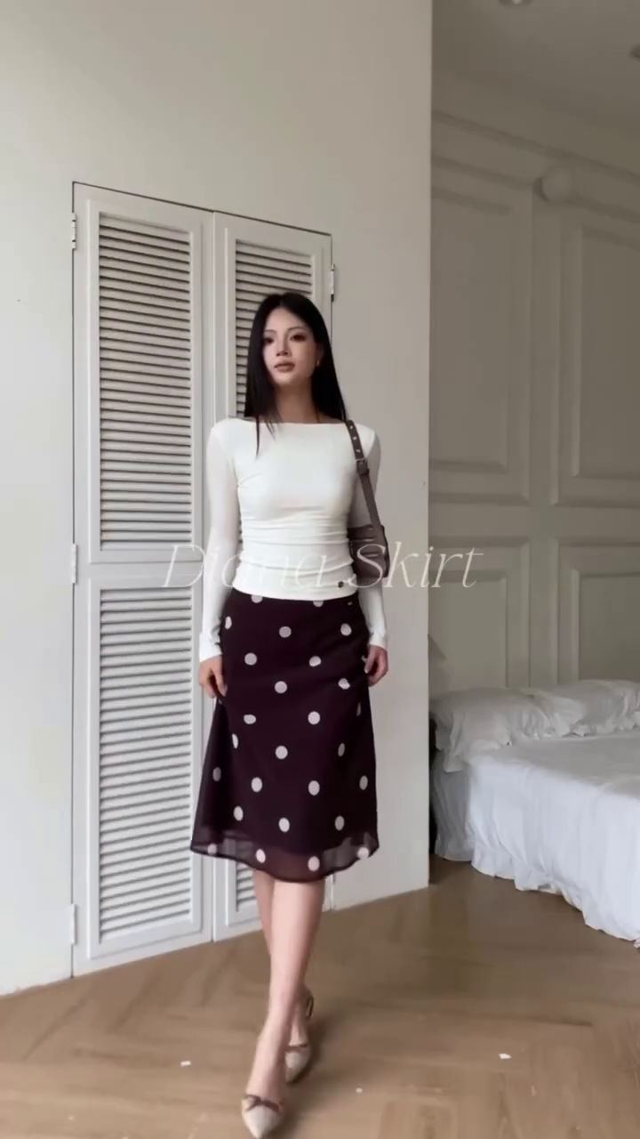 🤍 Elegant Polka Dot Midi Skirt Set – Timeless Chic Outfit ✨🖤