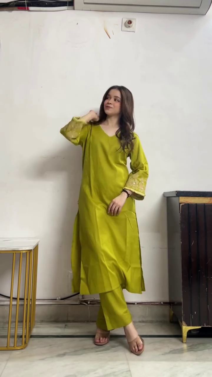 🖤 Midnight Elegance Kurta Set with Printed Dupatta – Timeless Grace & Bold Charm 🖤