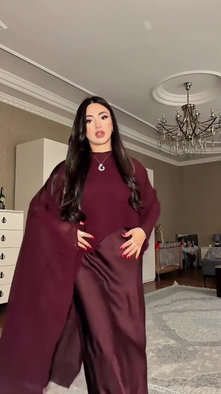 🍷 Burgundy Royale Drape Set – Luxe Elegance for Every Occasion ✨