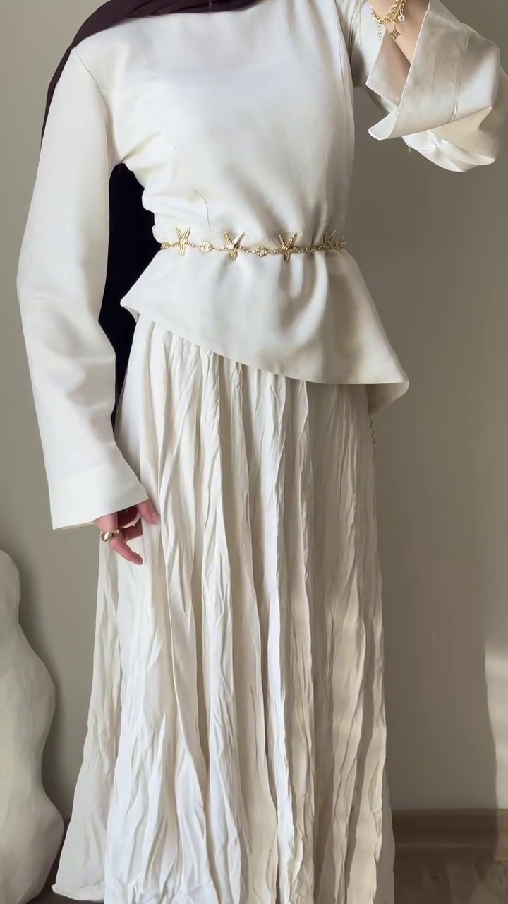 🤍 Ivory Starbelt Layered Modest Set – Soft Elegance with a Luxe Touch ✨